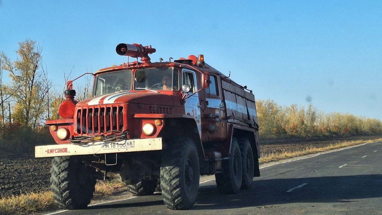 В сёлах Тамбовского, Рассказовского, Мичуринского и Мучкапского округов фиксируются пожары. На местах возгораний работают пожарные и службы Правительства. Глава региона Максим Егоров держит под контролем ситуацию во всех муниципалитет.