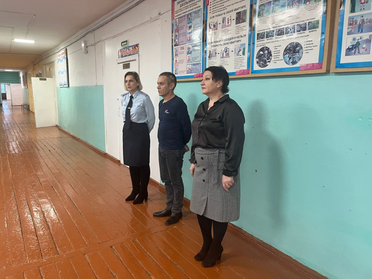 В рамках месячника «Безопасность дорожного движения» в Жердевской СОШ. В рамках месячника «Безопасность дорожного движения» в Жердевской СОШ.