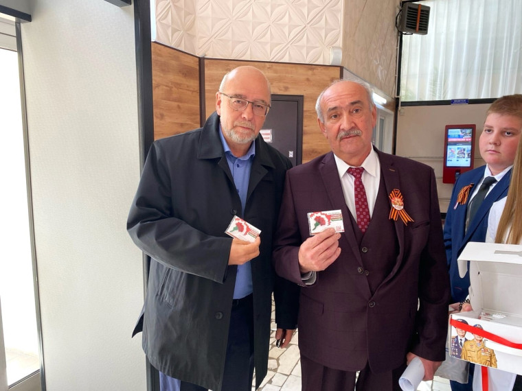 Глава Жердевского муниципального округа Александр Быков дал старт Всероссийской благотворительной акции «Красная гвоздика» на территории муниципалитета!. Глава Жердевского муниципального округа Александр Быков дал старт Всероссийской благотворительной акции «Красная гвоздика» на территории муниципалитета!.